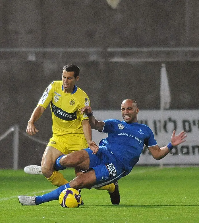 שוב שמו נקשר לקבוצה צרפתית. שפונגין