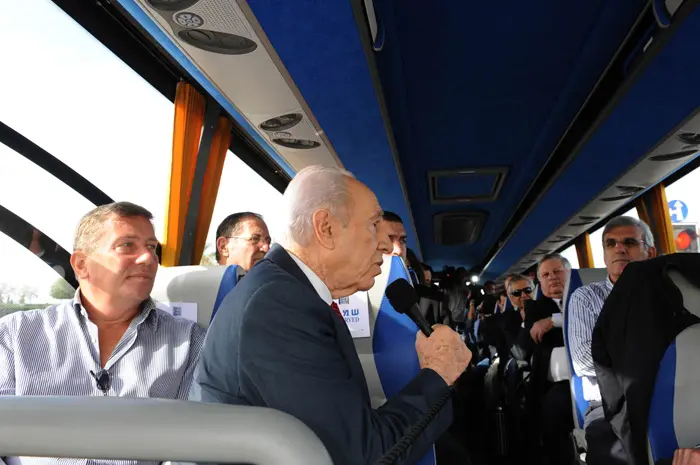 האוטובוס של פרס נסע וחזר ולרשויות הערביות לא יצא מזה דבר"