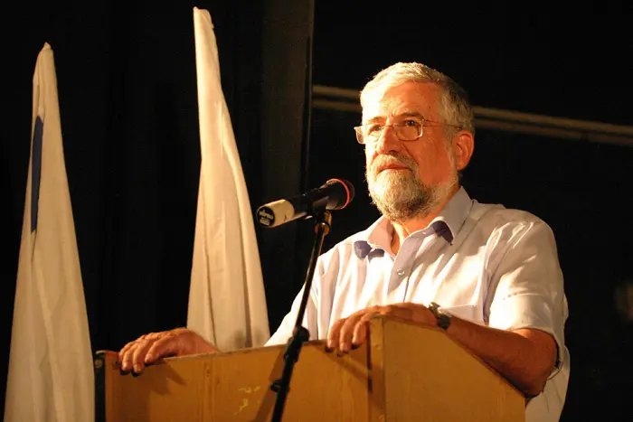 "רוצה להיות ראש הממשלה של ישראל? אתה יודע שזה לא ריאלי". מצנע