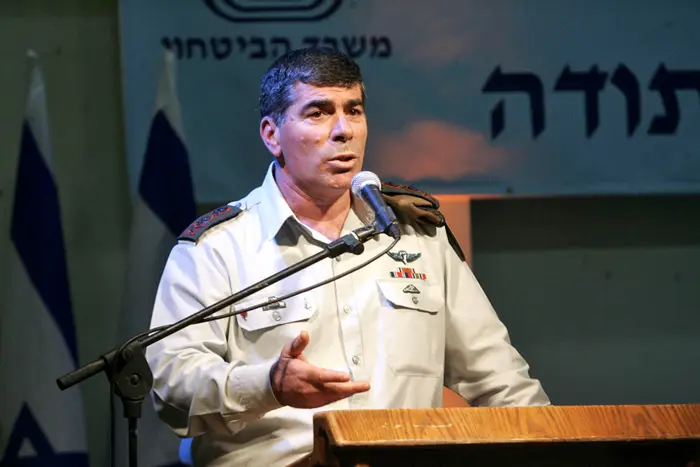 "אין אח ורע לרוח המיוחדת של חיילי צה"ל". אשכנזי