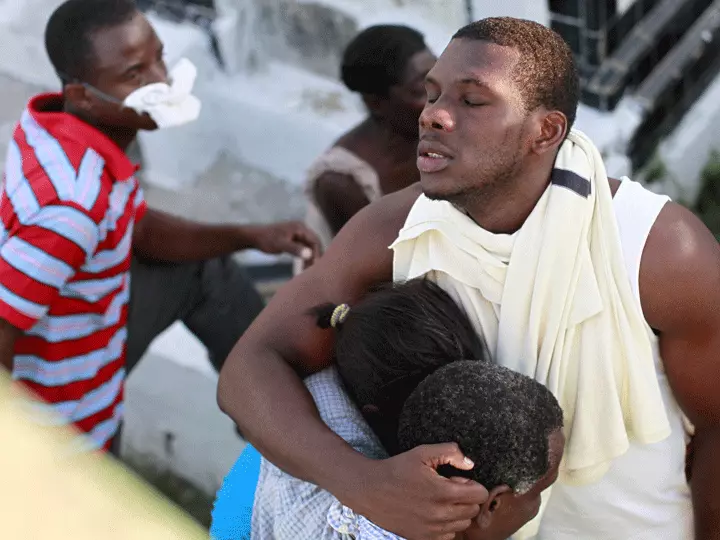 האם האסון משפר את בני האדם? מאמצי החילוץ בהאיטי