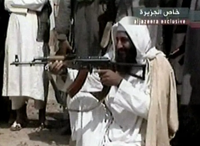 "למרות ההתקפות, אל-קאעדה מנסה להוכיח את השפעתו". מנהיג אל-קאעדה אוסמה בן לאדן
