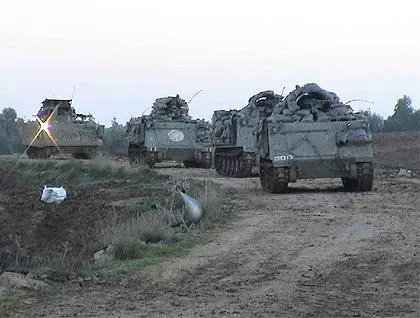 כוחות צה"ל בכניסה לבית חנון