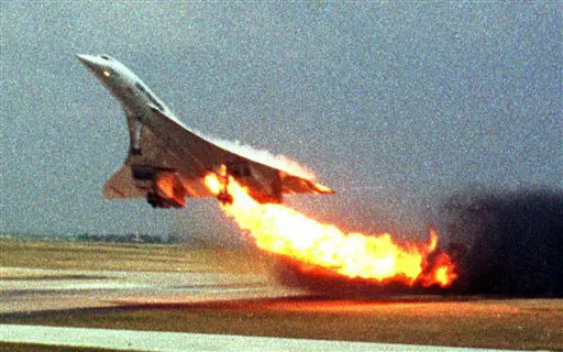 הקונקורד עולה באש זמן קצר אחרי המראתו, 25 ביולי 2000