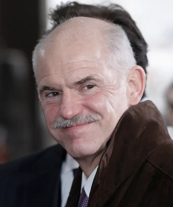 "לא נכפה עצמנו, אבל אנו יכולים לעזור למו"מ". פאפאנדראו
