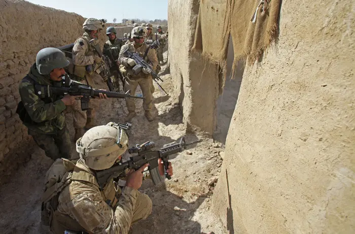 21 הרוגים מצבא הולנד, הלחימה באפגניסטן