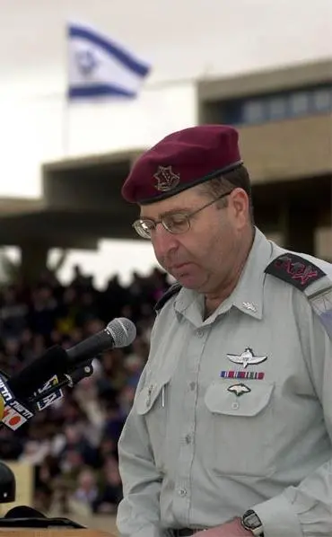 יעלון. מתח ביקורת על הטלת האחריות על החיילים