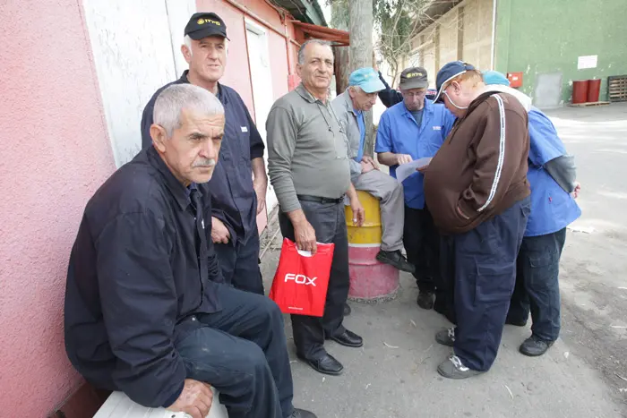 עובדי מפעל "מילוז" מתבצרים בתוכו