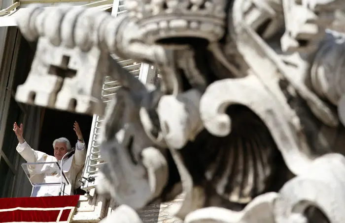 רעיונות מקוריים לביקור האפיפיור: השקת קונדומים ומרפאת הפלות
