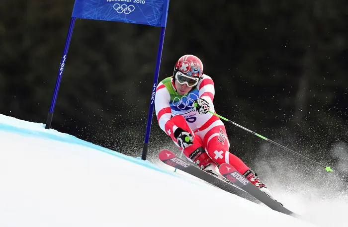 זהב שני לשוויץ בתחרויות הסקי האלפיני. קרלו יאנקה