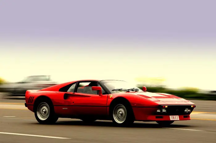 פרארי 288 GTO. מנוע טורבו V8, שקדם ל-F40 הסוערת