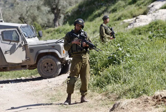 חיילי צה"ל ליד זירת האירוע בה נורו למוות שני פלסטינים