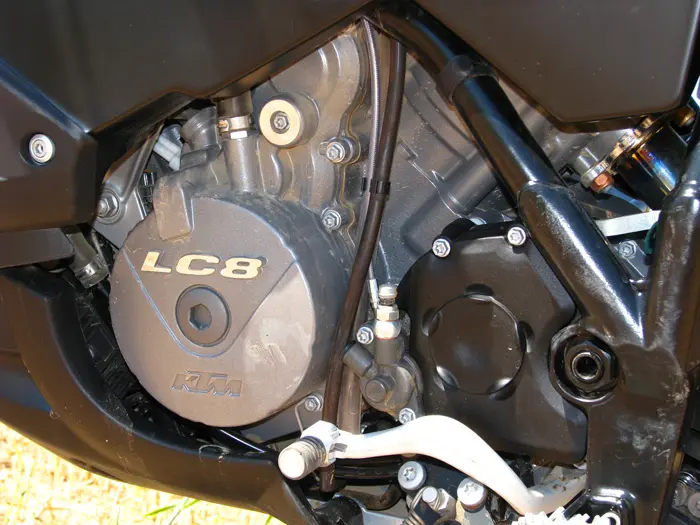 מנוע ה-LC8: עם 999 סמ"ק, 106 כ"ס ו-10 קג"מ