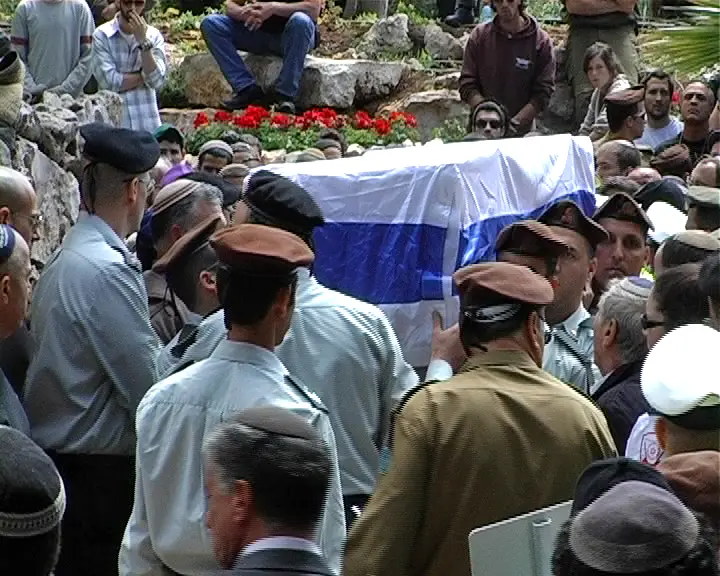 אמו של רס"ן פרץ בהלוויה: הוא היה עמוד האש שלי