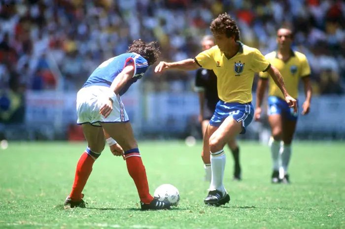 "אם היה לנו את רונאלדו בנבחרת ברזיל ב-1982... וואו!". זיקו מפנטז