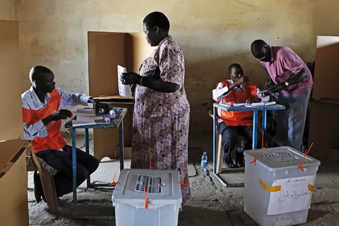 לראשונה מזה 24 שנים השתתפו אזרחי סודן בבחירות רב-מפלגתיות