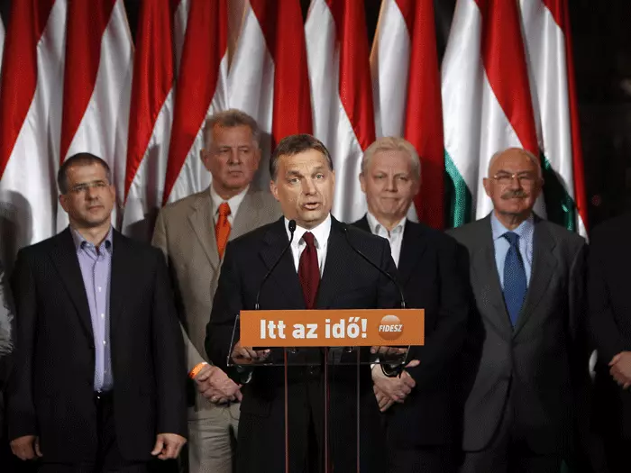 האיחוד האירופי איים לנתק מימון חיוני שהוא מעניק להונגריה אם לא תוכיח כי היא נוקטת צעדים להפחתת הגירעון. ויקטור אורבן