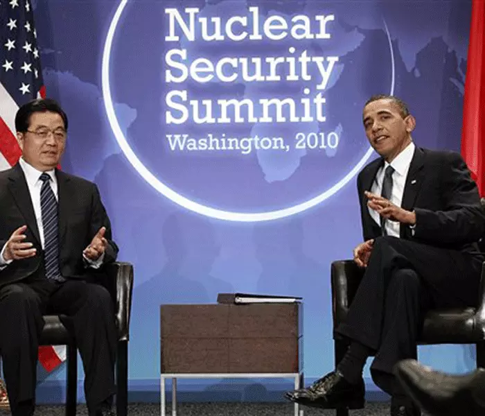 נשיא ארה"ב אובמה והנשיא הסיני ג'ינטאו בפסגת הגרעין