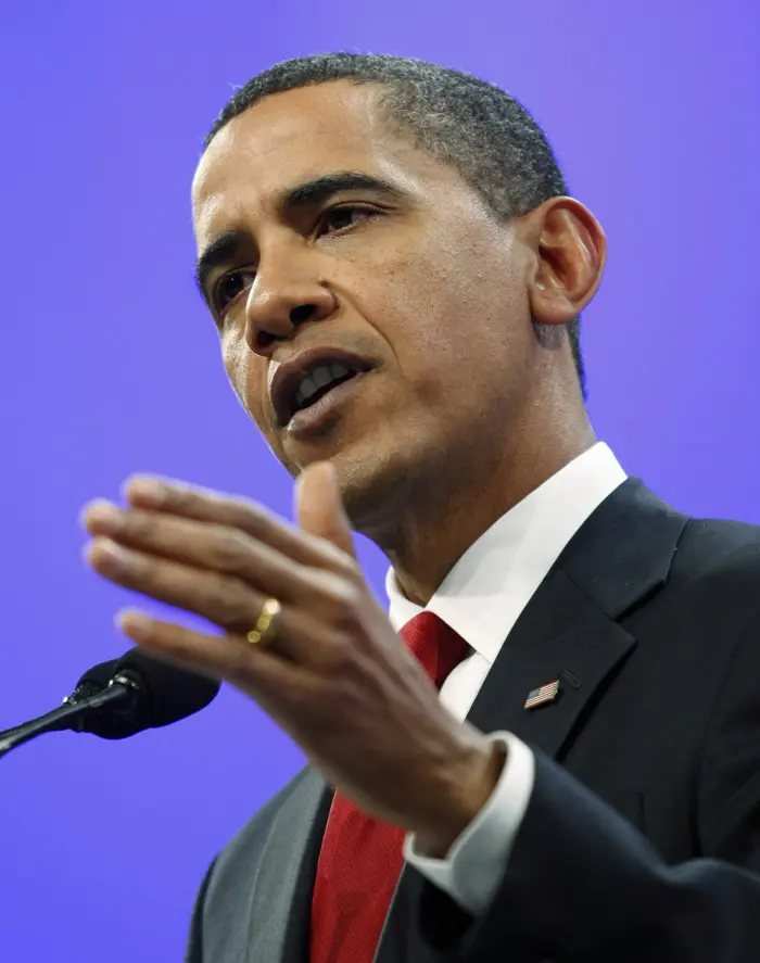 הנשיא עוקב בדריכות אחר המשבר הכלכלי ביוון". אובמה