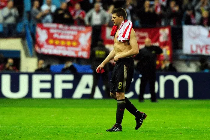 שחקן ליברפול, סטיבן ג'רארד, מאוכזב אחרי הפסד לאתלטיקו מדריד