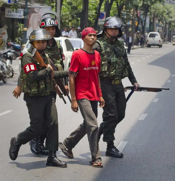 כוחות הביטחון ייבקשו בנועם מהמפגינים לפנות את המאחז שלהם באזור הקניות של בנגקוק