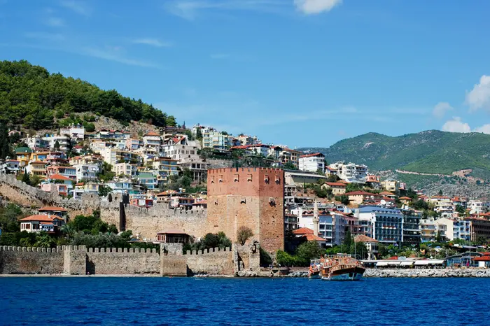 באלניה טורקיה תוכלו לקבל קצת מכות עם ליפה בחמאם הטורקי הידוע