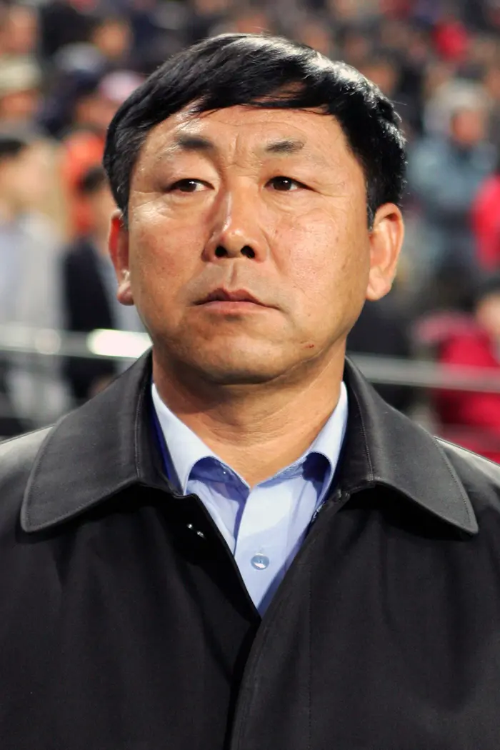 בלי שידורים, לא יוכלו לבוא אליו בטענות. מאמן צפון קוריאה הון קים-ג'ונג