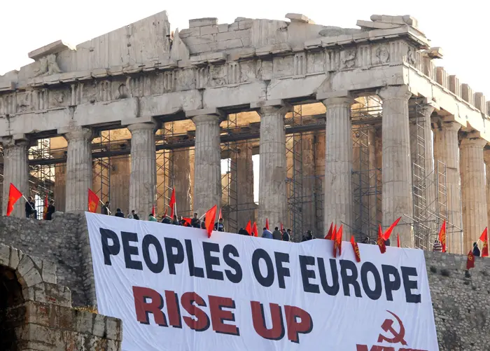 מחאת הציבור ביוון כנגד הצנע הגיעה עד האקרופוליס