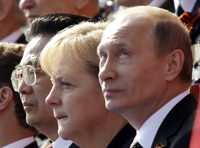 "עלינו להפשיל שרוולים ולגשת לעבודה".. ראש ממשלת רוסיה ולדימיר פוטין