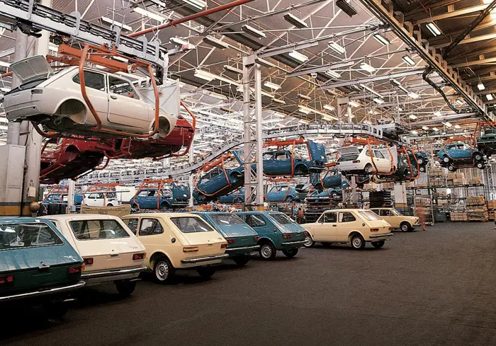 עמכט 300 אלף מכוניות בשנה בסוף שנות השבעים, אבל אז החלו הצרות. פס הייצור של ה-127