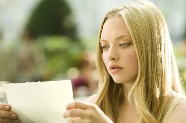 שוב יש לה משהו לספר עליו הביתה. סייפריד ב"Letters to Juliet"