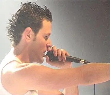 הזמר ארז דן