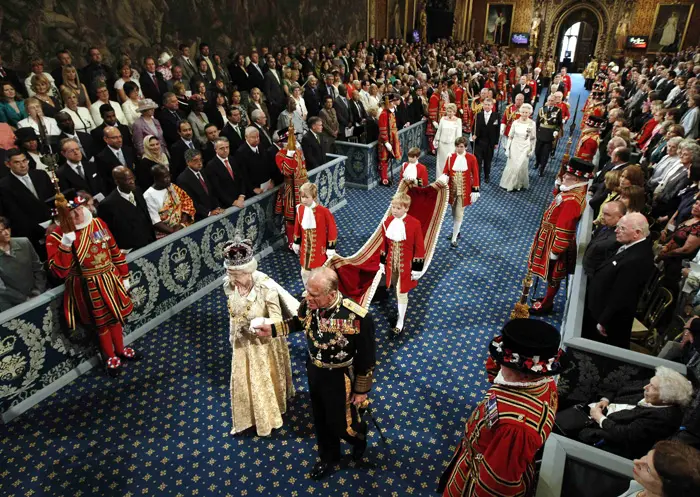 המלכה אליזבת במושב הפתיחה של הפרלמנט הבריטי