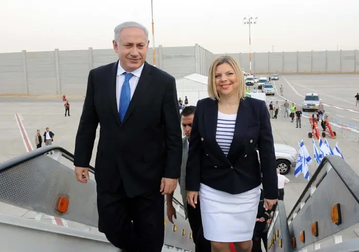 מישל אובמה הזמינה את שרה נתניהו לביקור ב"אגף רעיית הנשיא". בני הזוג נתניהו