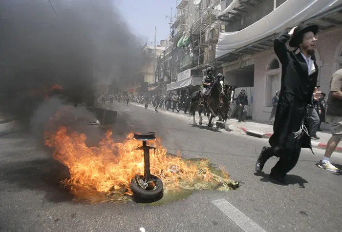 החרדים הפגינו נגד חפירות ארכיאולוגיות שמתבצעות בפרויקט הבנייה של מתחם אנדרומדה ביפו