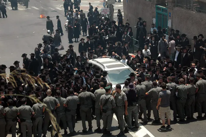 10,000 שוטרים ייפרסו במספר מוקדים בארץ. חרדים מתעמתים עם המשטרה אתמול ביפו