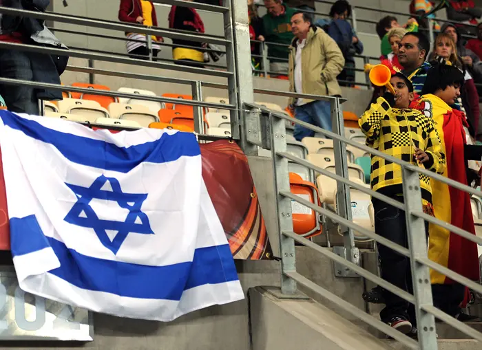דגל ישראל באצטדיון בדרבן