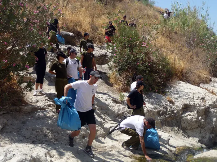 "זוהי גם תרומה לקהילה ולסביבה וגם תרומה אישית עצומה לחינוך החיילים לאהבת הארץ הטבע והסביבה"