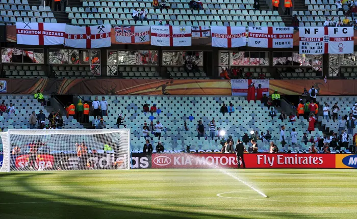 אוהדי נבחרת אנגליה באצטדיון בדרום אפריקה