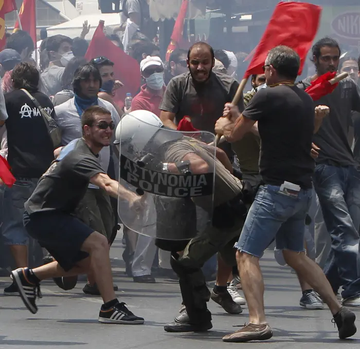 גם ביוון מגיבים למשבר הקפיטליסטי