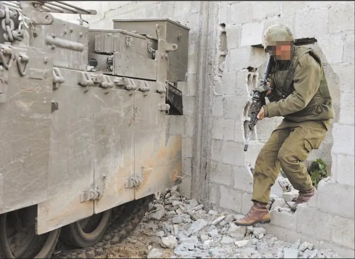 הפלסטיני סיפר כי הוכרח לשמש כמגן אנושי לחיילים