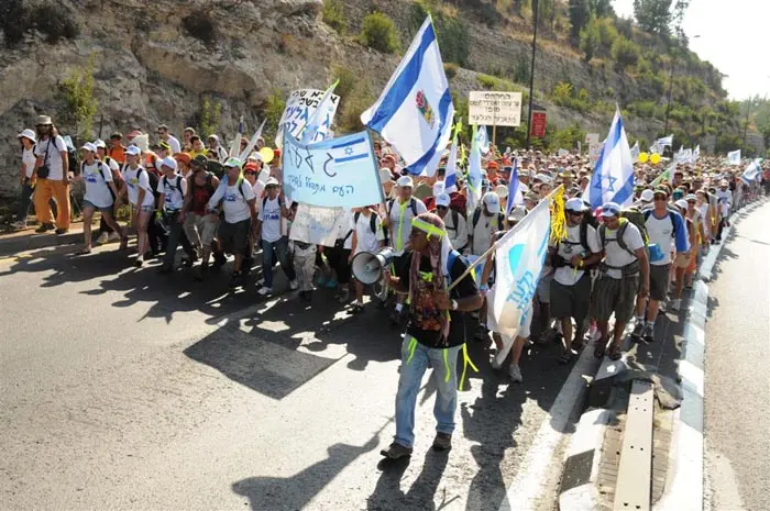 "למרות הרגליים הכואבות, הקשיים, והחום הכבד של חודש יולי, כולנו חשנו את אותו הדבר: לגלעד קשה יותר"