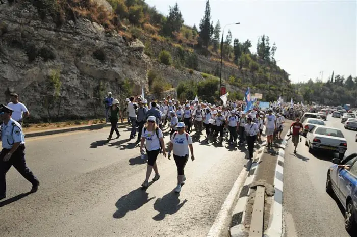 "מאות אלפי אזרחים, מכל שכבות האוכלוסייה, מכל מקום ומקום בארץ , ליוו אותנו לירושלים"