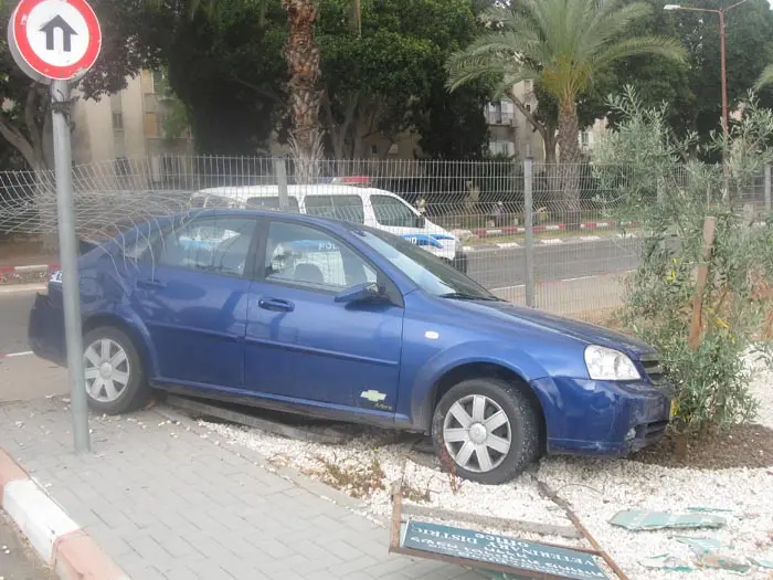 שבו פגע ברכבה של אישה בהריון ונמלט