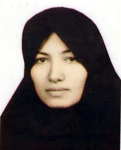 סאקינה מוחמדי אשטיאני נידונה למוות בסקילה לאחר שהורשעה ב-2006 בניאוף