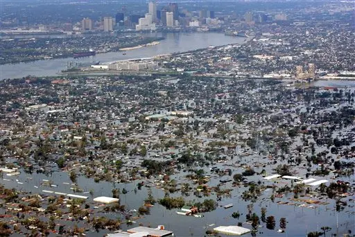 הנזק הכלכלי של 2011 גבוה בשני שליש מהעלות של שנת 2005. הצפות בניו אורלינס בעקבות סופת ההוריקן קתרינה