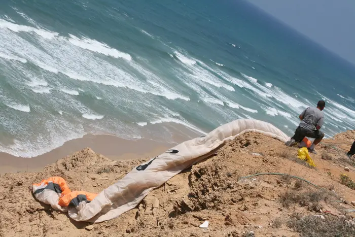 פחות מיממה - ושתי טרגדיות בחופים