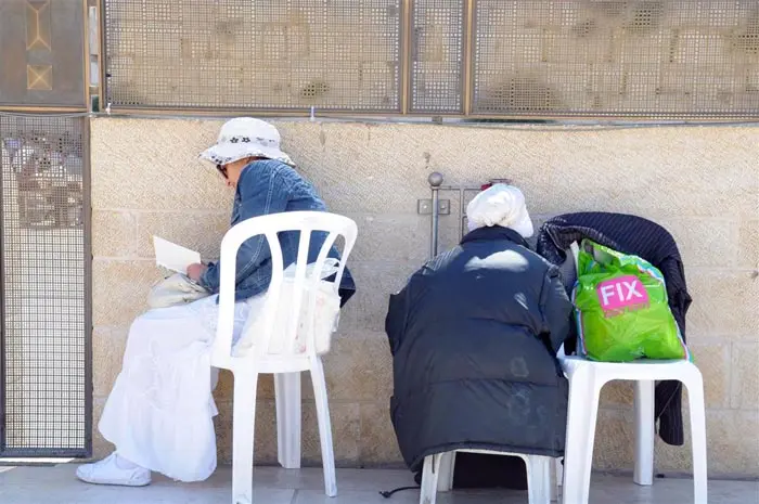 "מדובר במקום קדוש המיועד להתייחדות ותפילה, על כל ההשלכות הנובעות מכך"