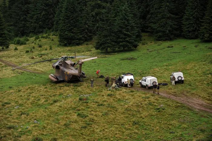 משלחת צה"ל בחיפושים לאיתור גופות הרוגי התרסקות המסוק ברומניה יולי 2010