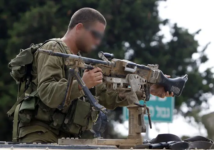 כוח צה"ל השיב באש לעבר מקורות הירי. חייל צה"ל בגזרה